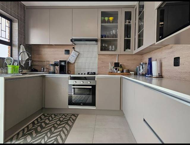 3 BEDROOM TOWNHOUSE FOR SALE IN MOSSEL BAY CENTRAL